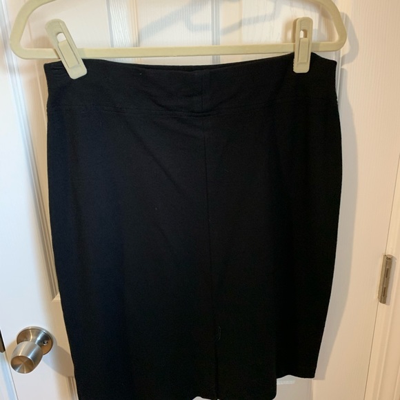 Black pull on pencil skirt - Picture 2 of 3